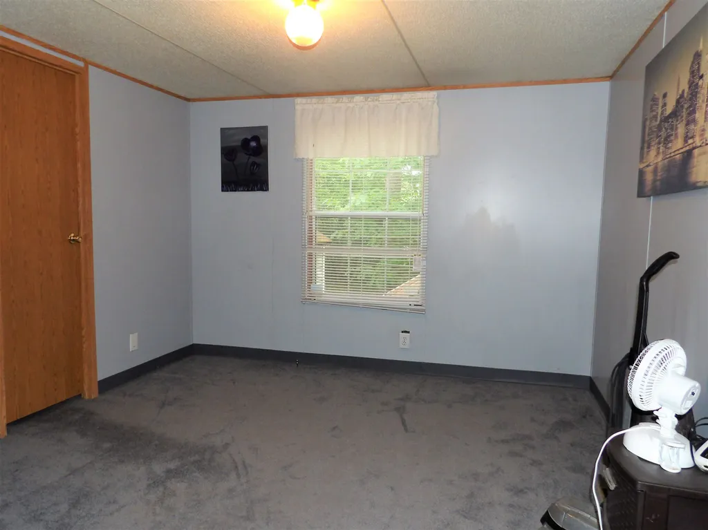 76 Sandogardy Pond Road Northfield NH 03276