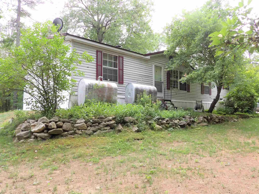 76 Sandogardy Pond Road Northfield NH 03276