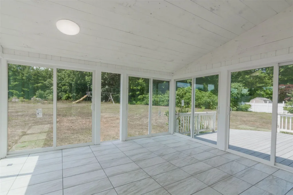 12 Ranger Road Hollis NH 03049