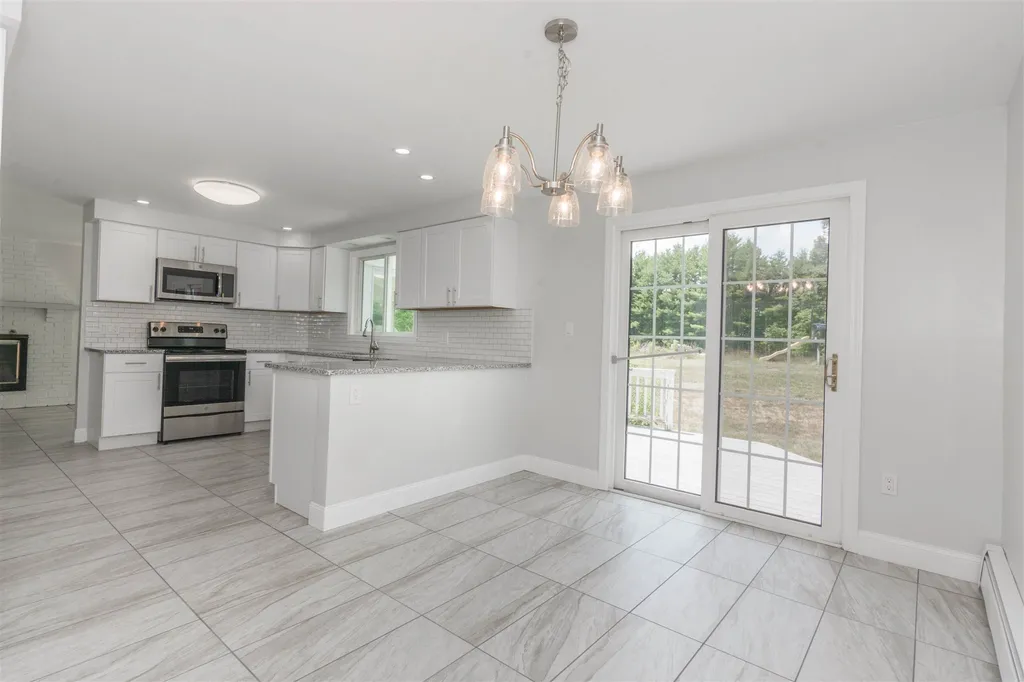 12 Ranger Road Hollis NH 03049