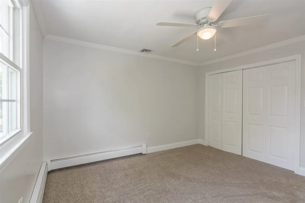 12 Ranger Road Hollis NH 03049