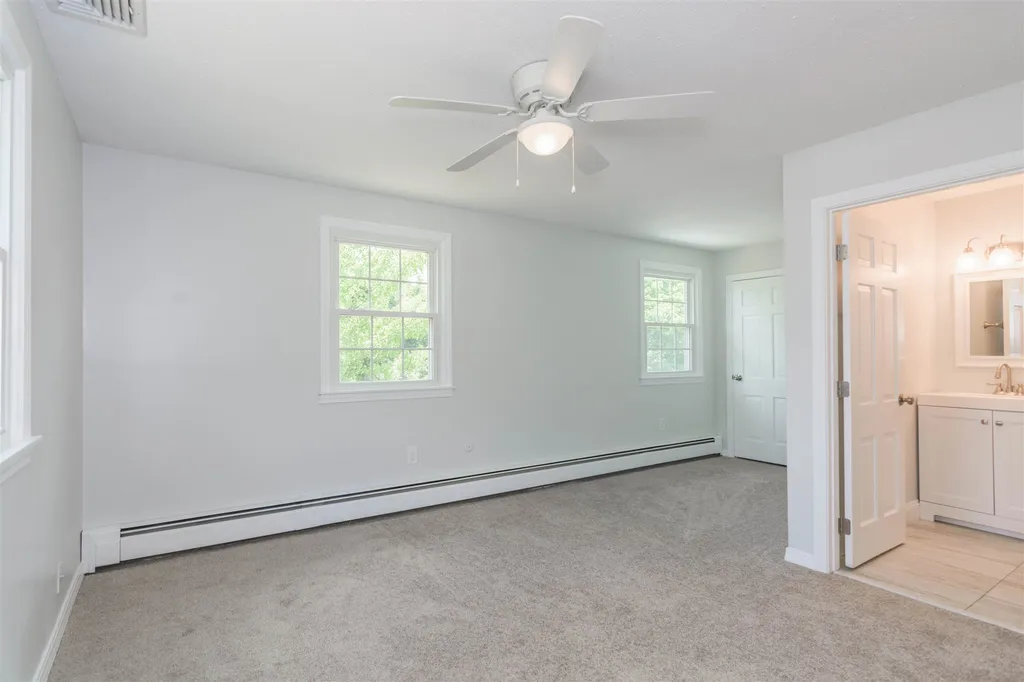 12 Ranger Road Hollis NH 03049