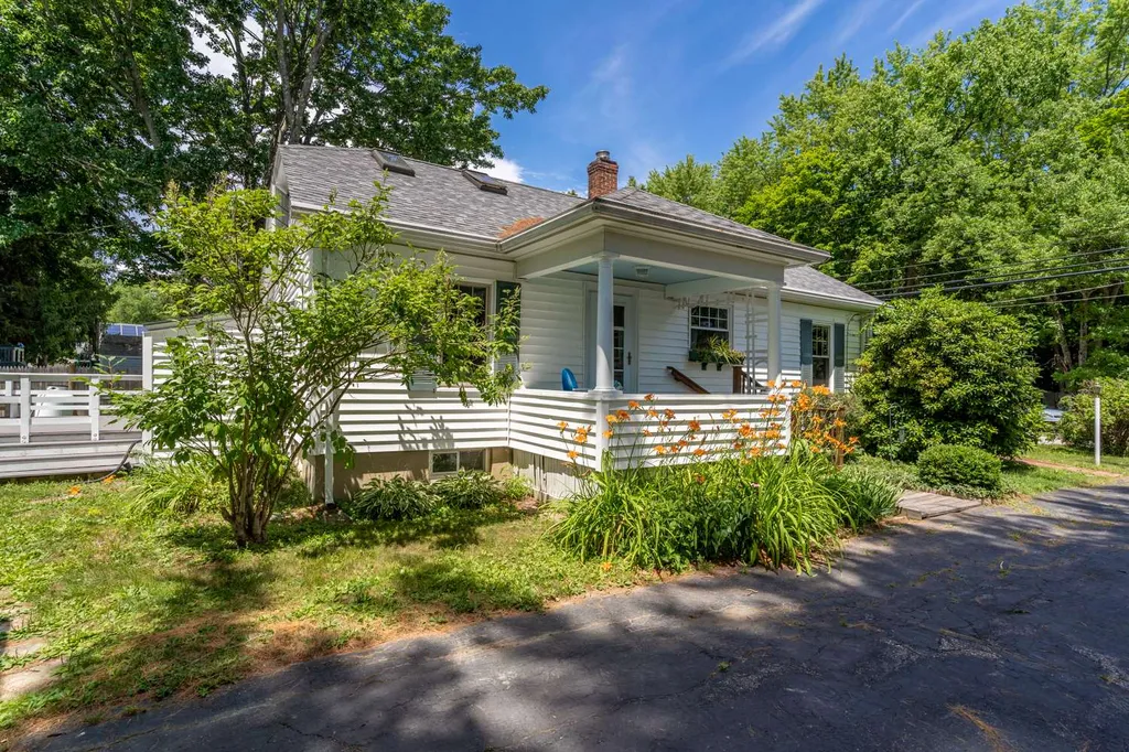 9 Chandler Way Dover NH 03820