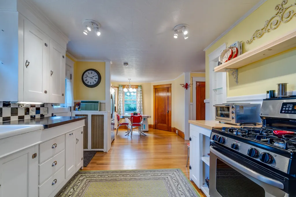 9 Chandler Way Dover NH 03820
