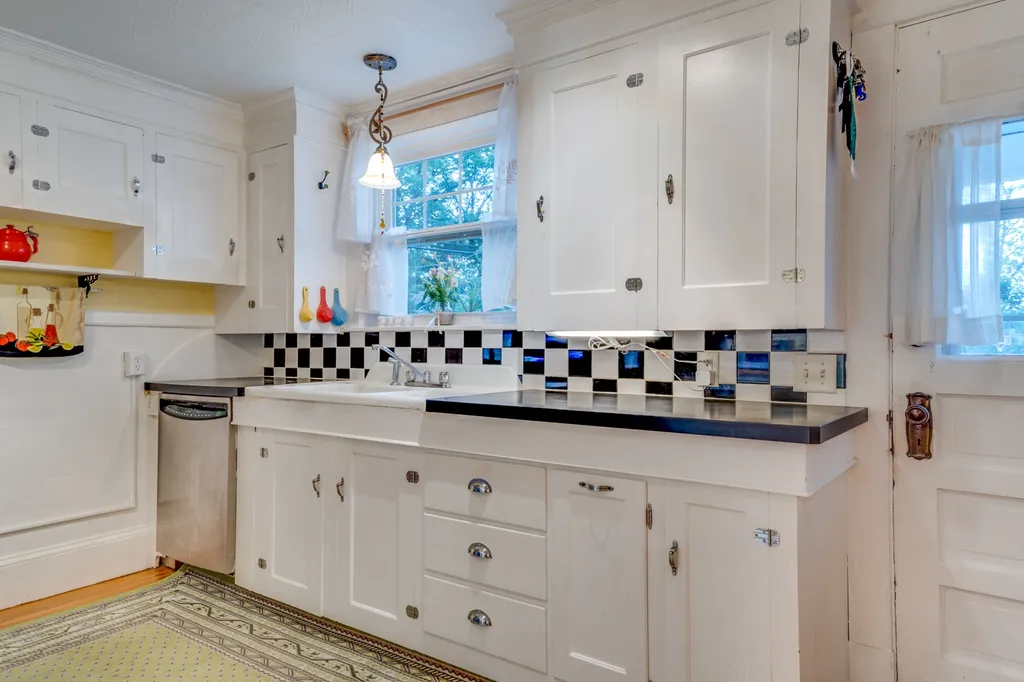 9 Chandler Way Dover NH 03820