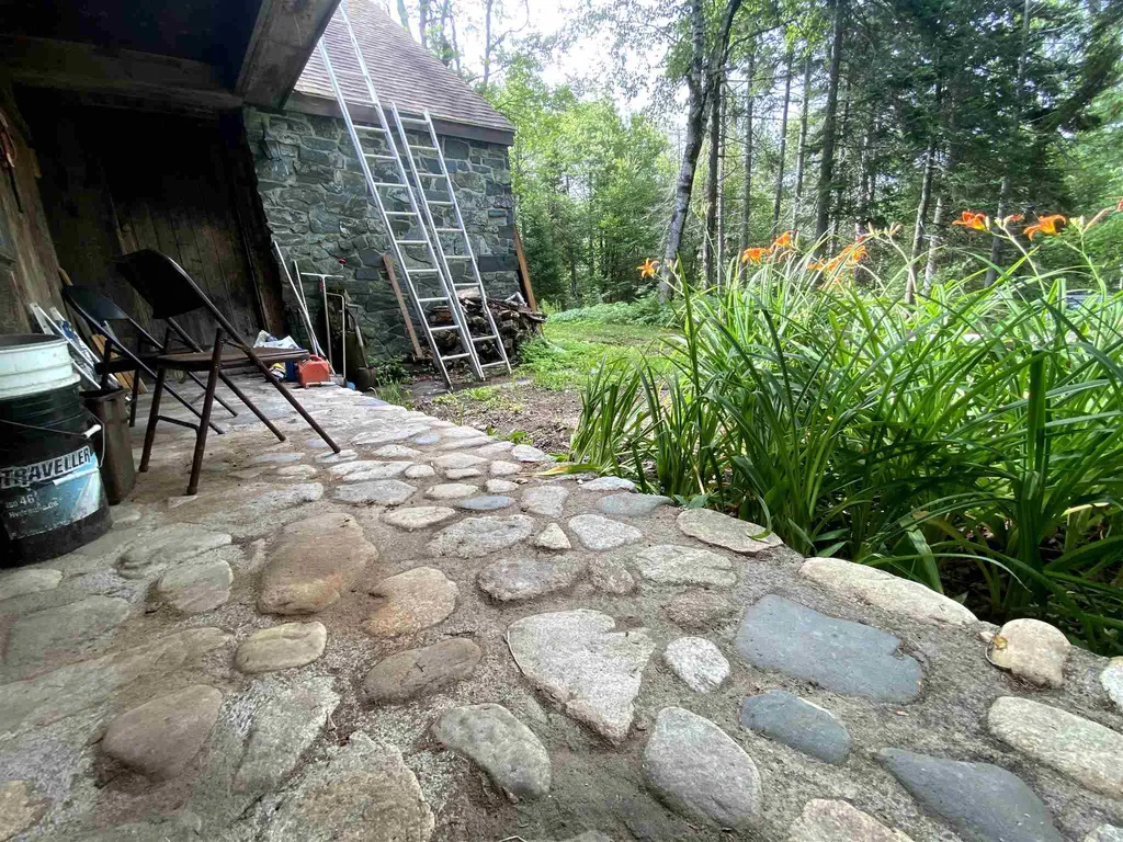 626 Kinsman Road Grafton NH 03240