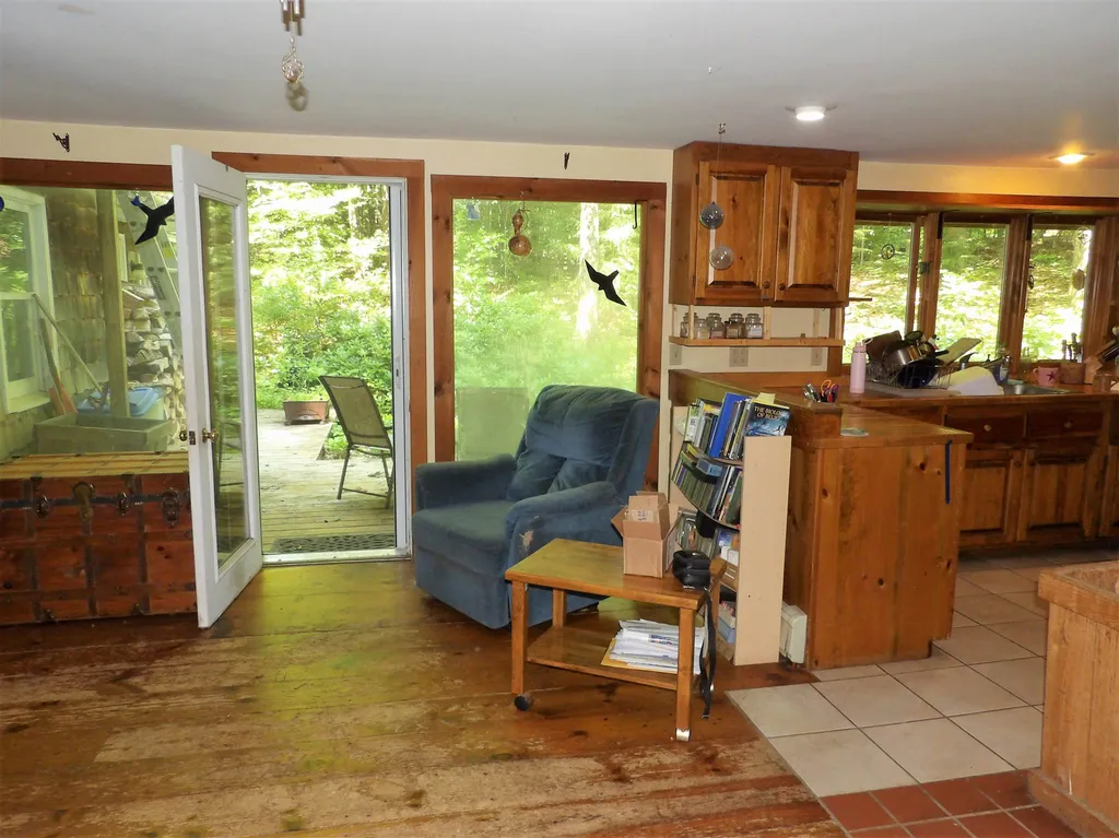 32 Bay Hill Road Northfield NH 03276