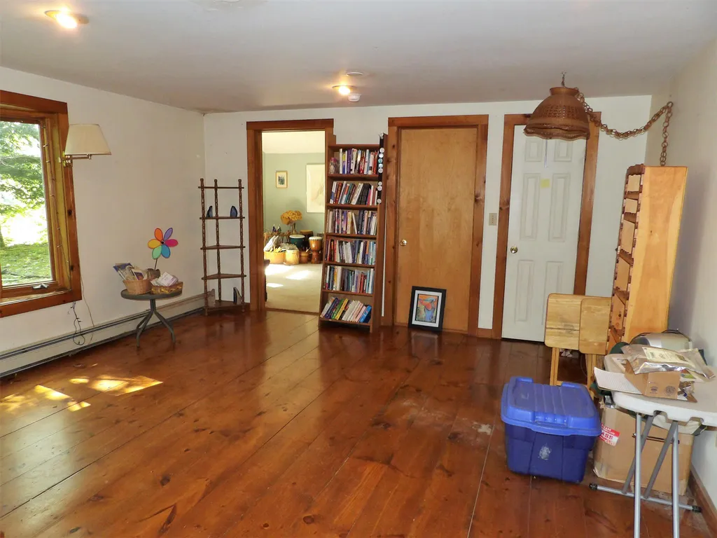 32 Bay Hill Road Northfield NH 03276