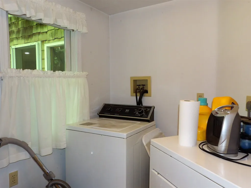 32 Bay Hill Road Northfield NH 03276