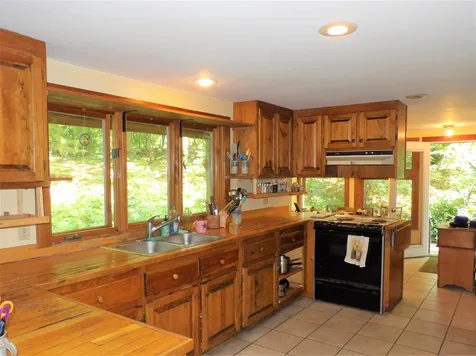 32 Bay Hill Road Northfield NH 03276
