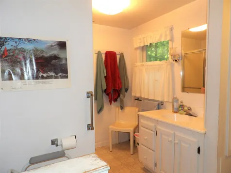 32 Bay Hill Road Northfield NH 03276