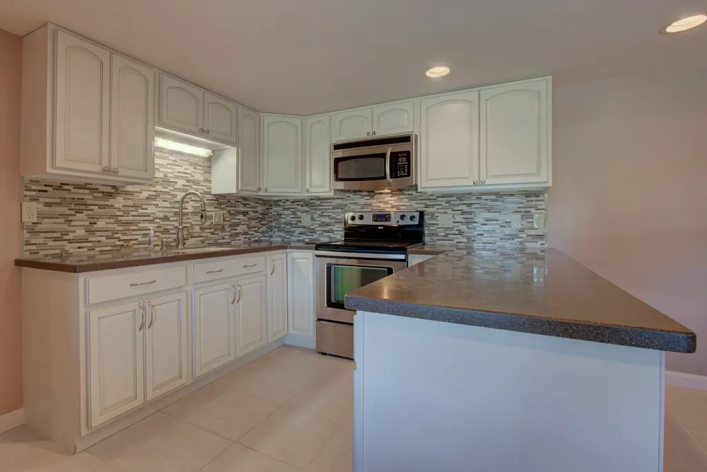 78 Post Road North Hampton NH 03862