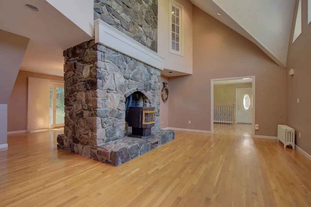 78 Post Road North Hampton NH 03862