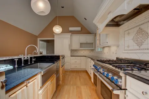 78 Post Road North Hampton NH 03862