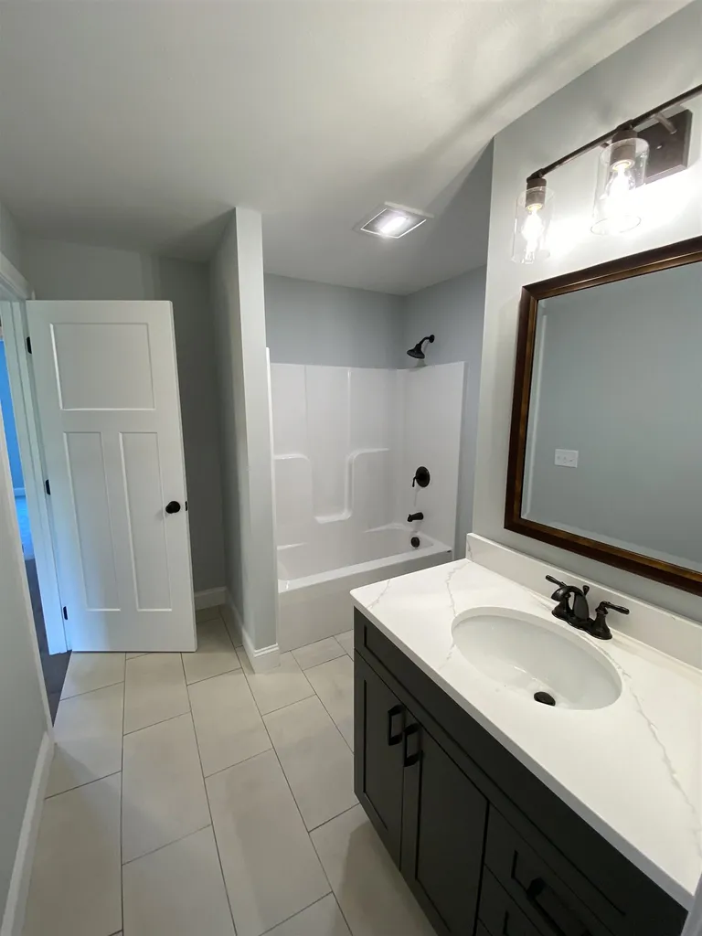 102 Haven Drive Auburn NH 03032