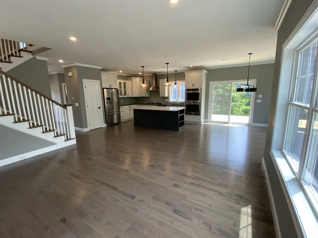 102 Haven Drive Auburn NH 03032
