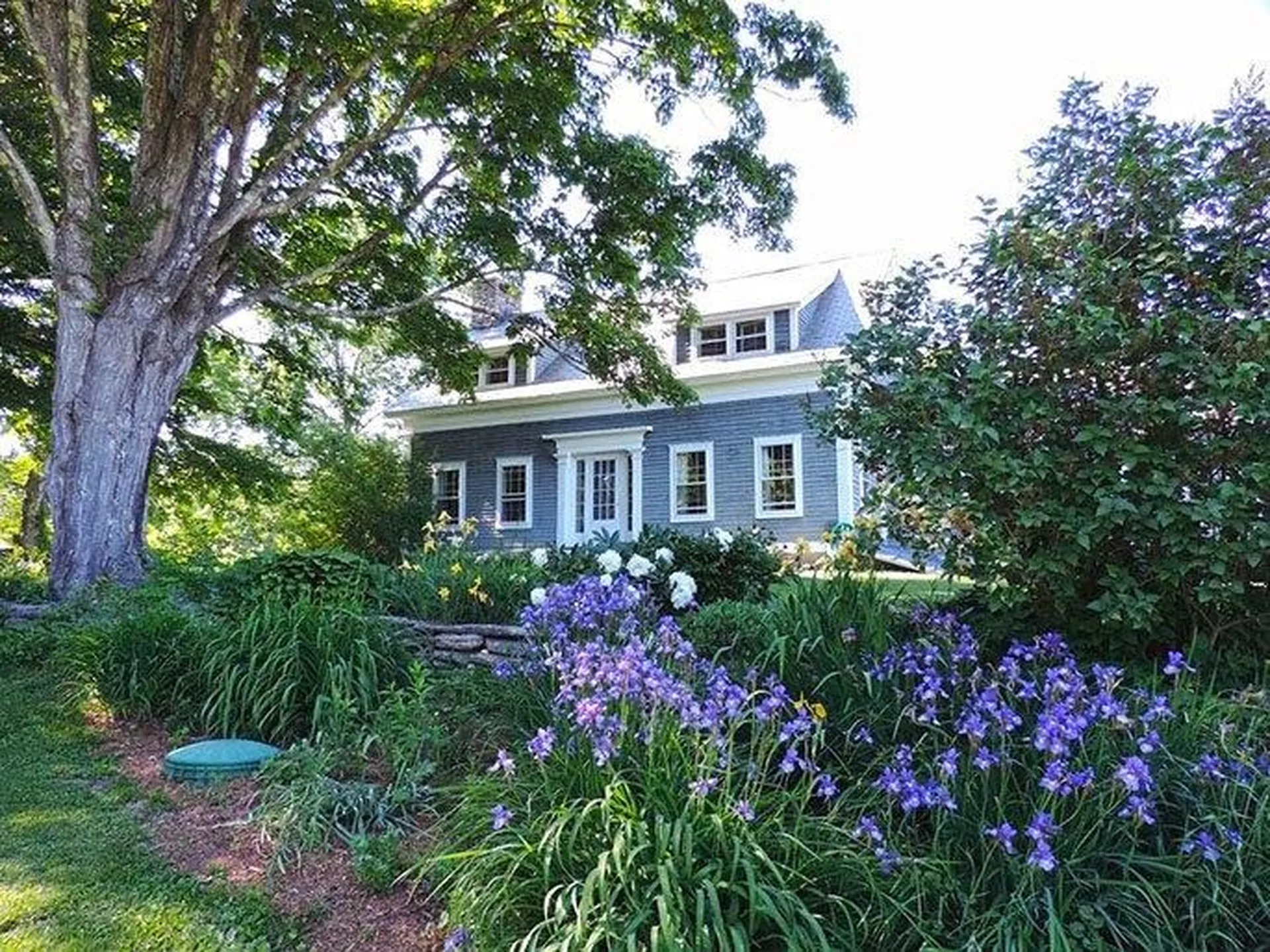 1090 Hells Peak Road Londonderry VT 05148
