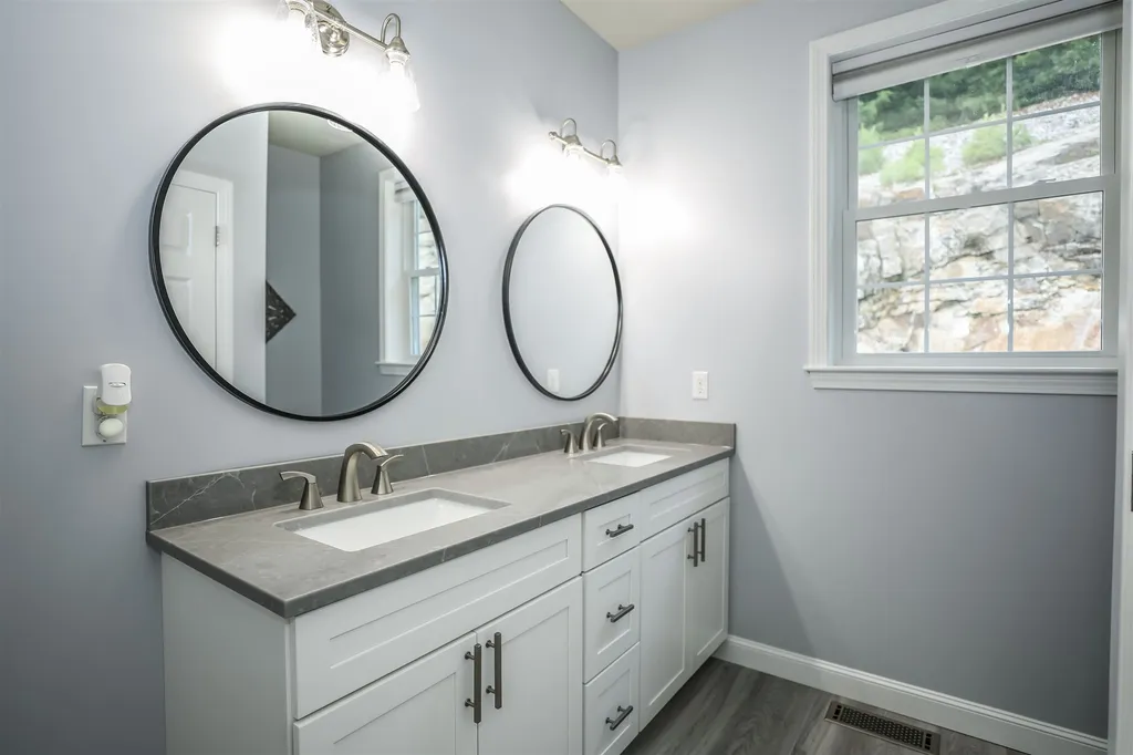 152 Sylvan Lane Manchester NH 03102