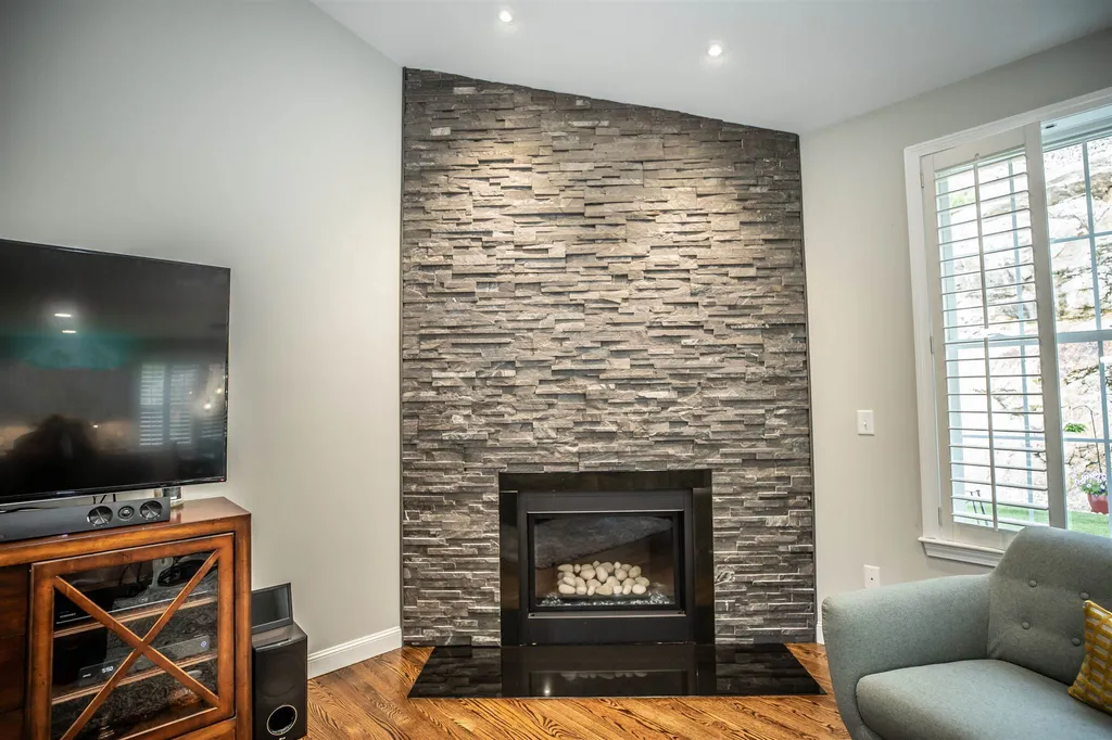 152 Sylvan Lane Manchester NH 03102