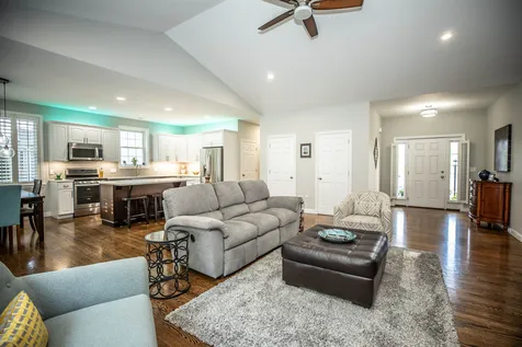 152 Sylvan Lane Manchester NH 03102
