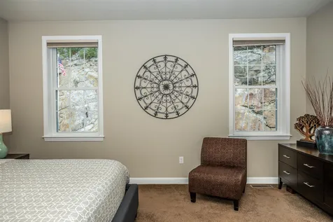 152 Sylvan Lane Manchester NH 03102