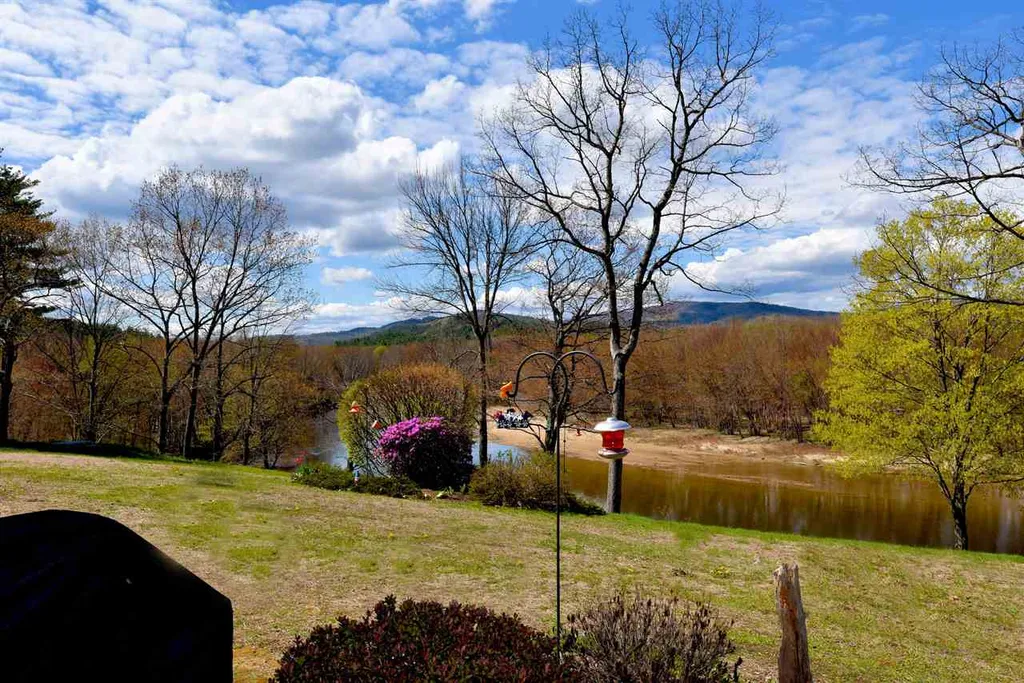 24 Circle Drive Ashland NH 03217