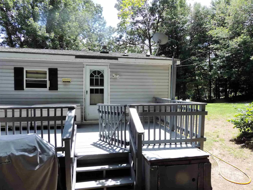 7 Hemlock Drive Danville NH 03819
