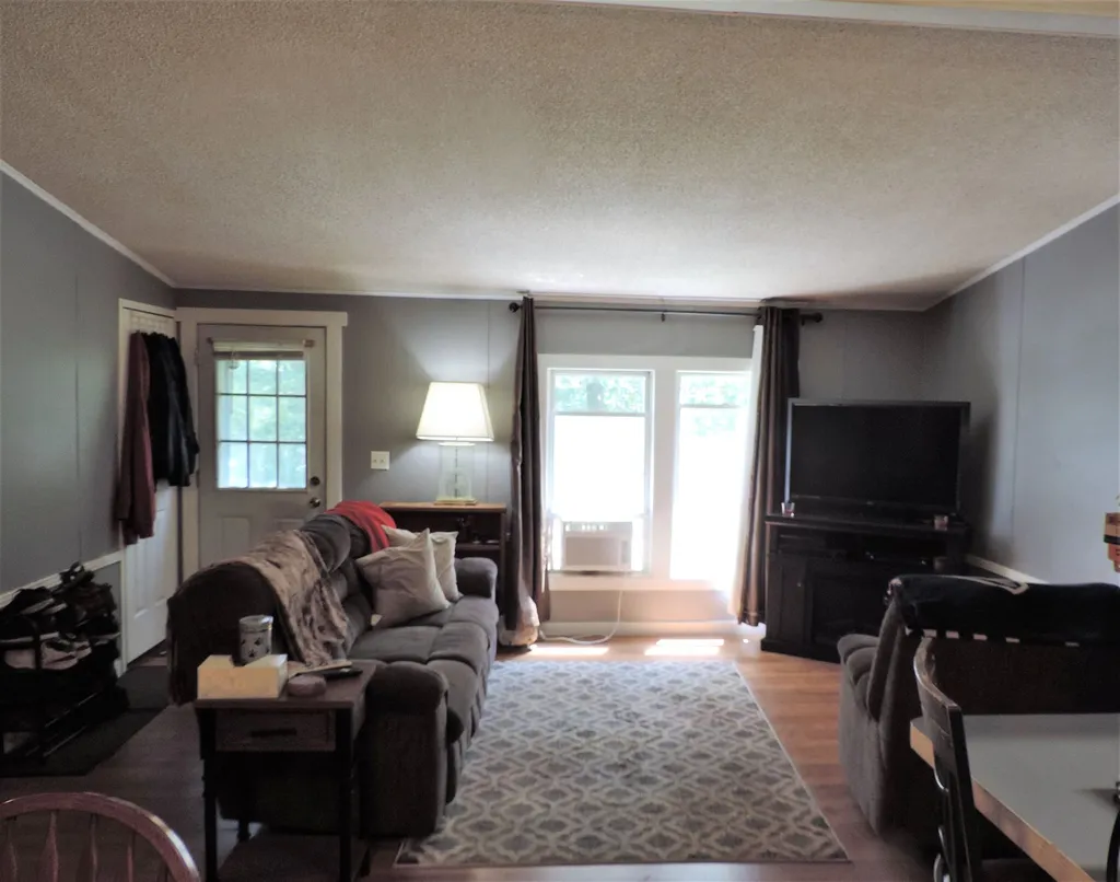 7 Hemlock Drive Danville NH 03819