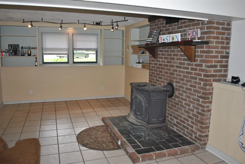 4 Heather Circle Merrimack NH 03054