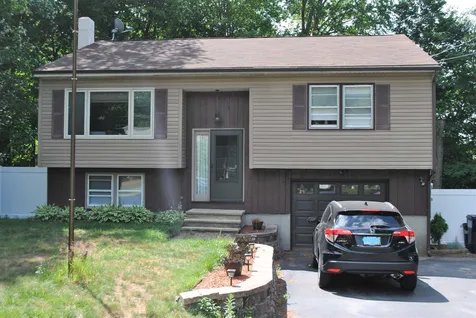 4 Heather Circle Merrimack NH 03054