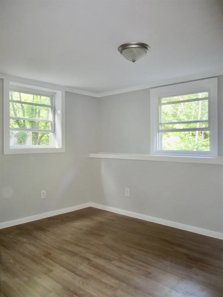 52 Hermsdorf Avenue Goffstown NH 03045