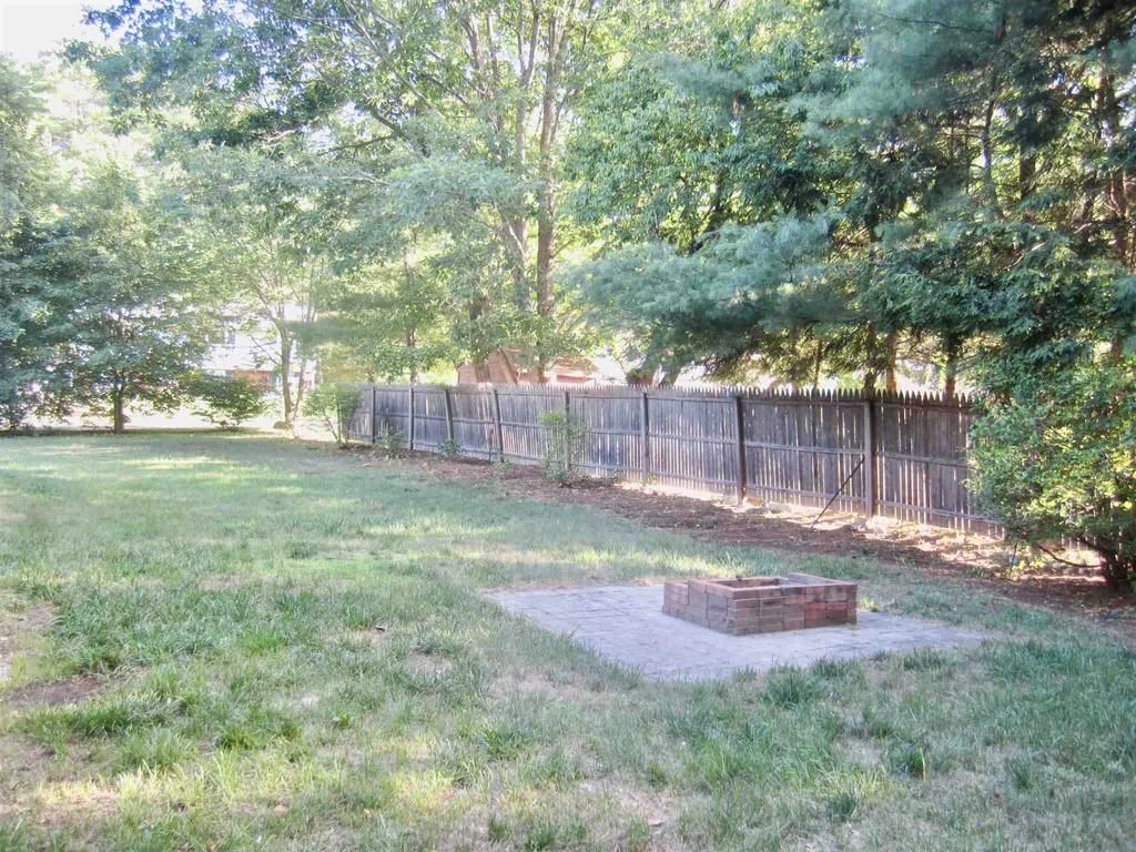 52 Hermsdorf Avenue Goffstown NH 03045