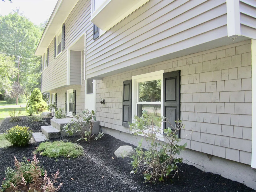 52 Hermsdorf Avenue Goffstown NH 03045