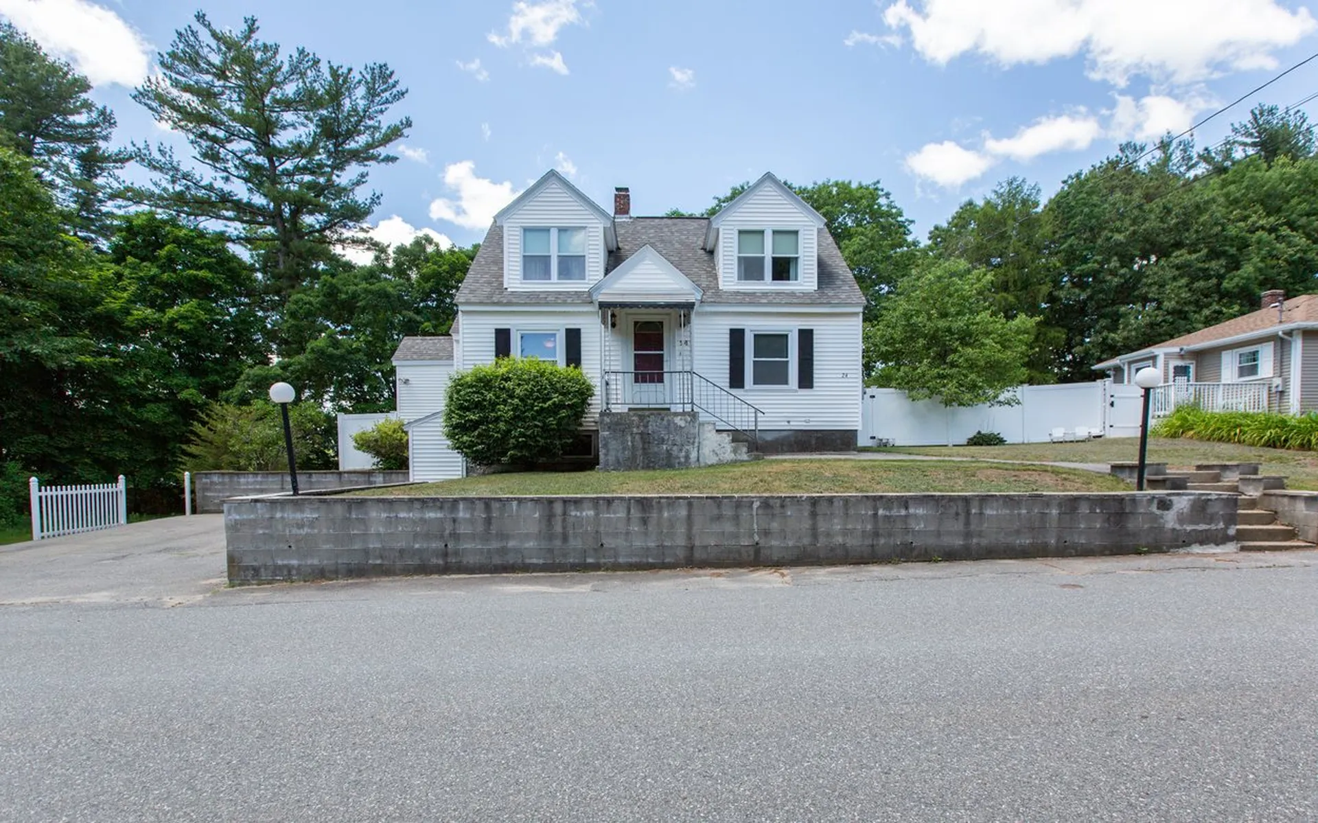 24 Benning Street Salem NH 03079