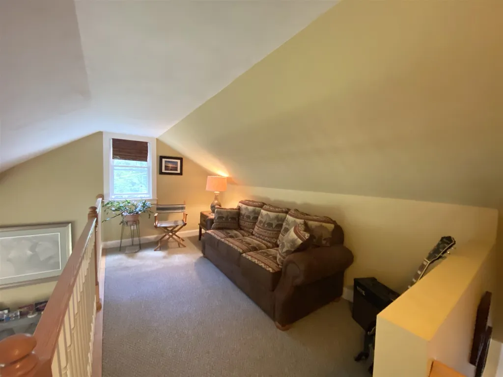 33 Range Road Holderness NH 03245