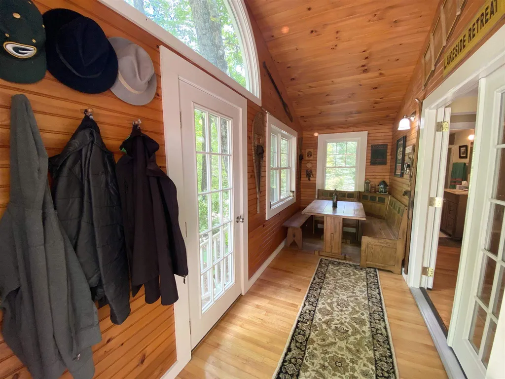 33 Range Road Holderness NH 03245