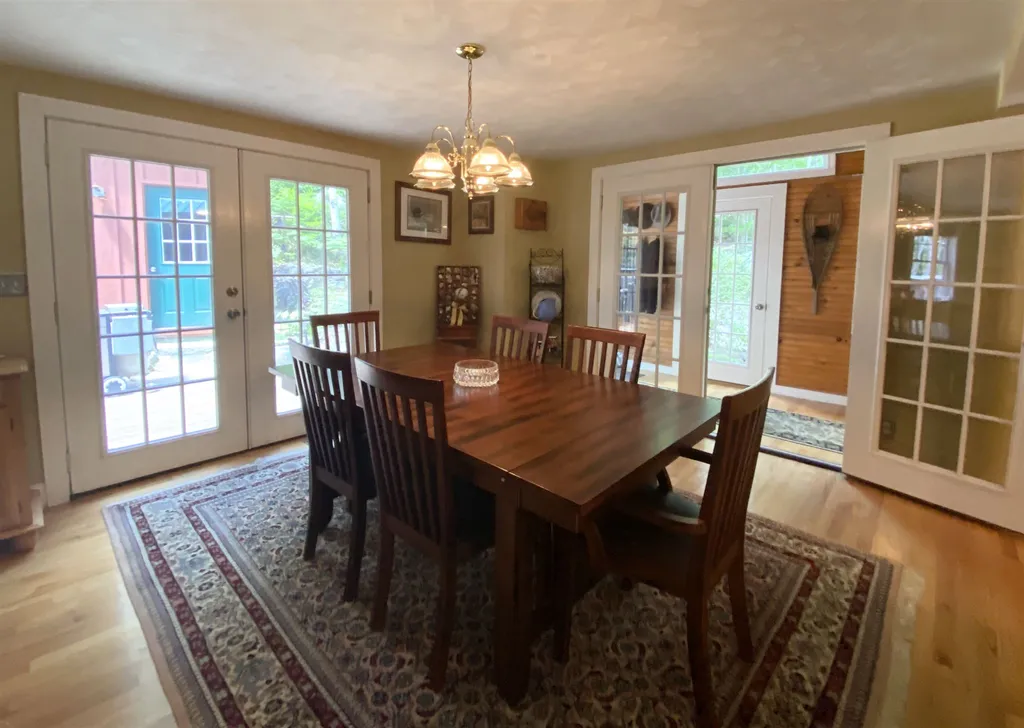 33 Range Road Holderness NH 03245
