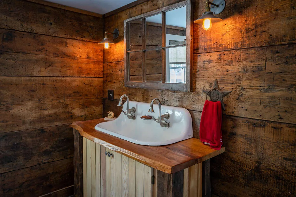 6529 Spear Street Shelburne VT 05482