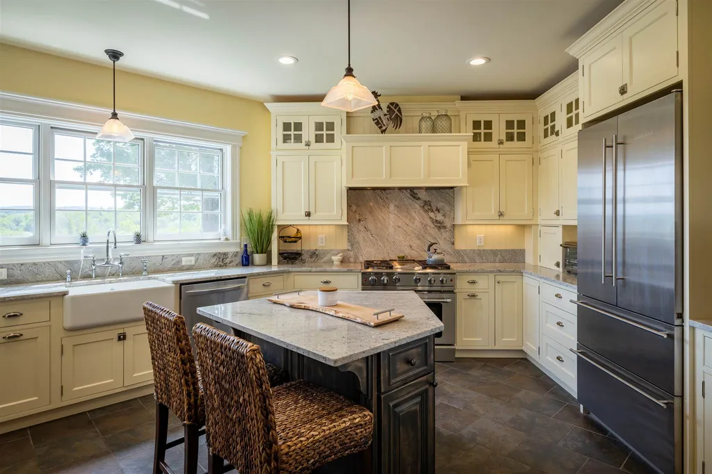 6529 Spear Street Shelburne VT 05482