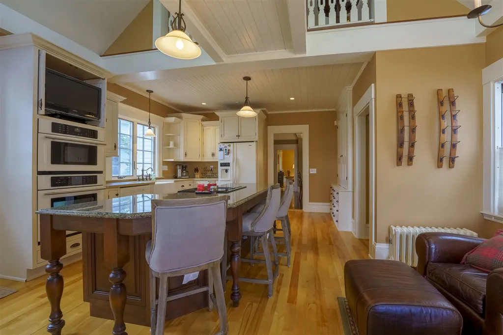 9 Highland Street Meredith NH 03253