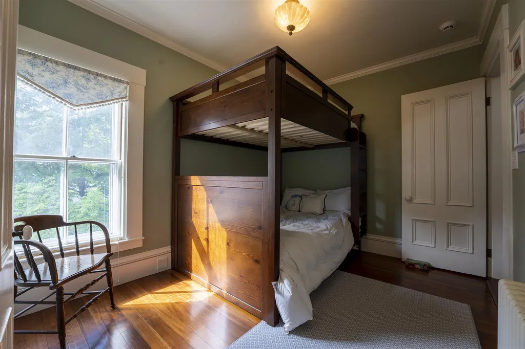 9 Highland Street Meredith NH 03253
