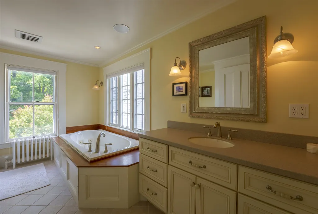 9 Highland Street Meredith NH 03253