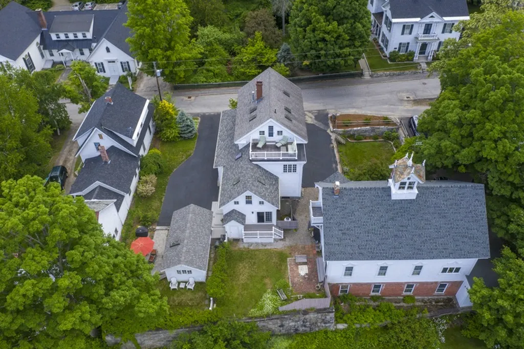9 Highland Street Meredith NH 03253