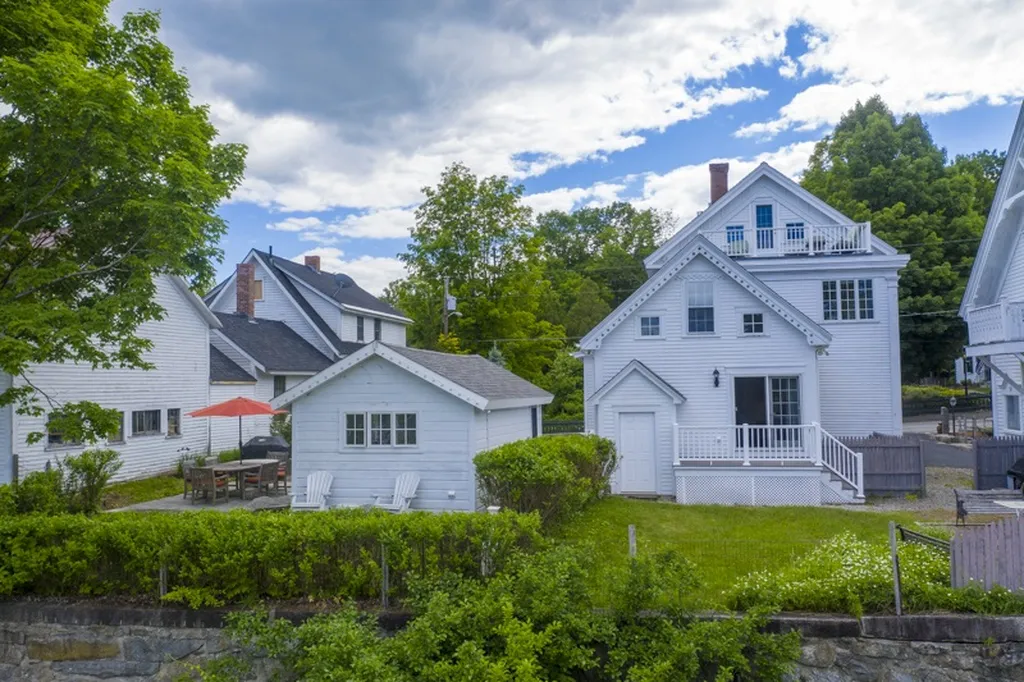 9 Highland Street Meredith NH 03253