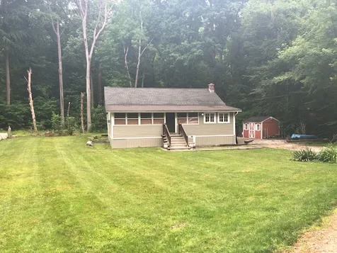 32 Wood Road Pelham NH 03076