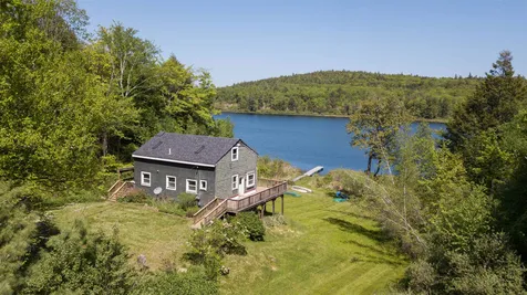 112 White Birch Road Henniker NH 03242