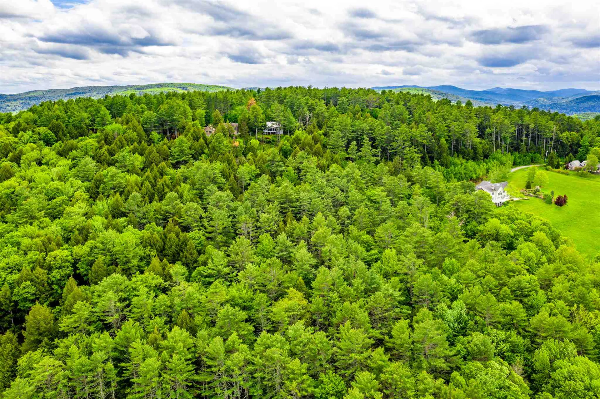 0 Quechee Lakes Hartford VT 05047
