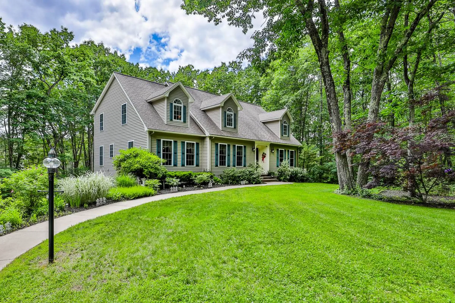 56 Blossom Road Windham NH 03087