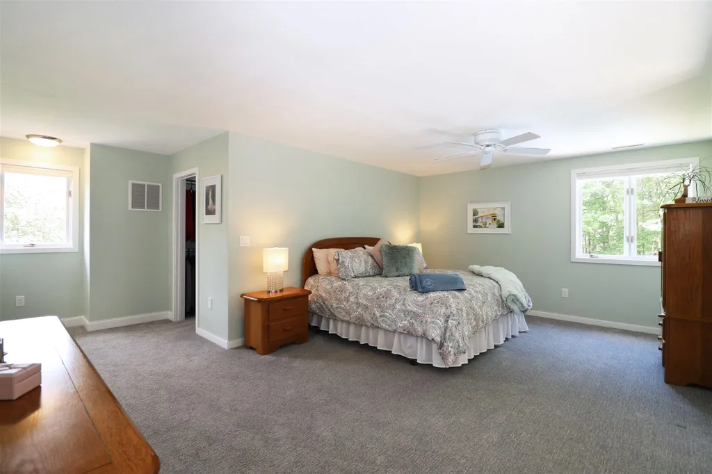 5 Farrwood Road Windham NH 03087