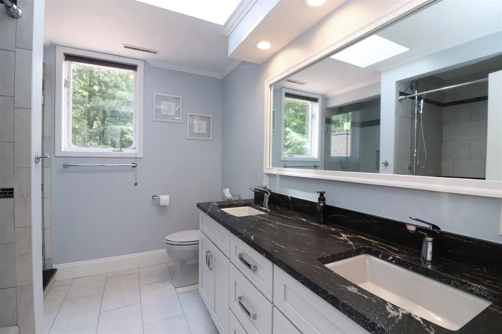 5 Farrwood Road Windham NH 03087